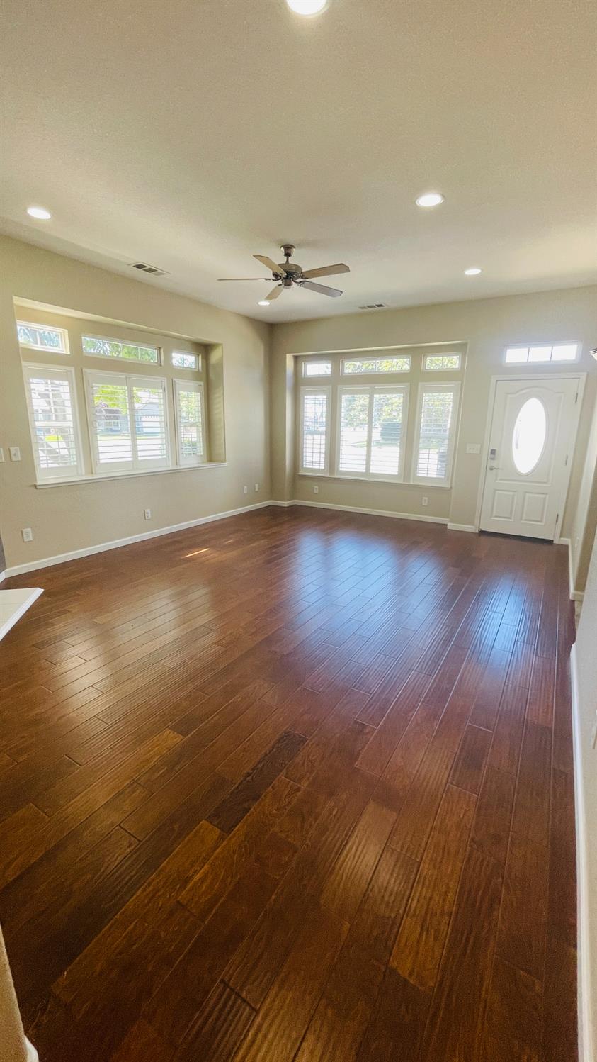 428 E Milgeo Ave, Ripon, CA 95366