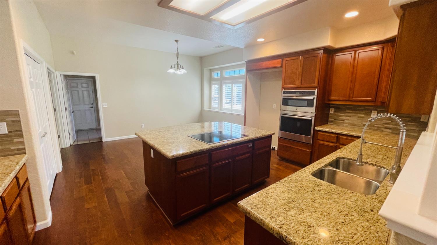 428 E Milgeo Ave, Ripon, CA 95366