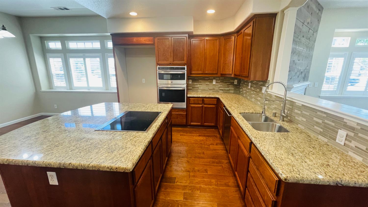428 E Milgeo Ave, Ripon, CA 95366