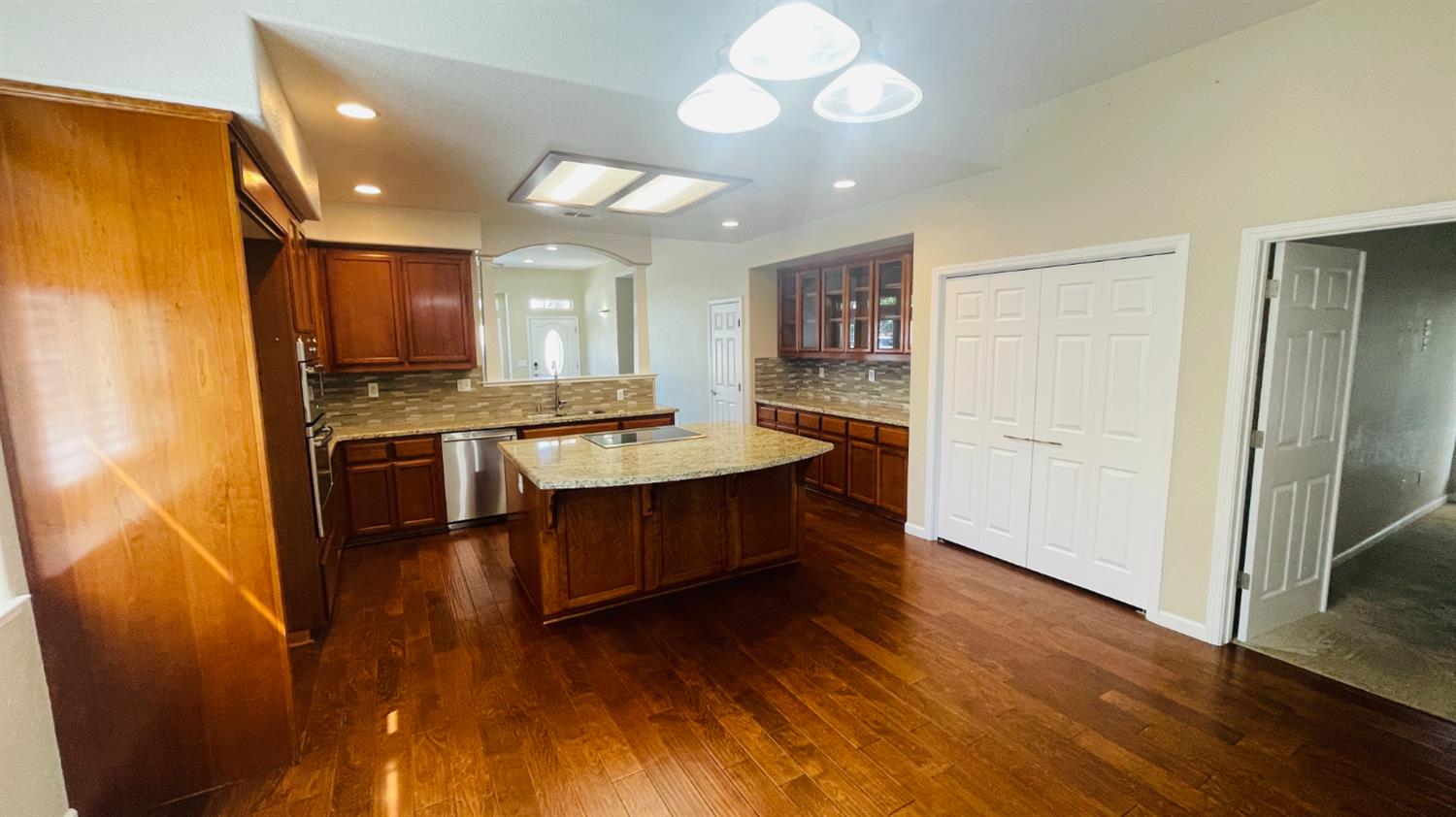428 E Milgeo Ave, Ripon, CA 95366