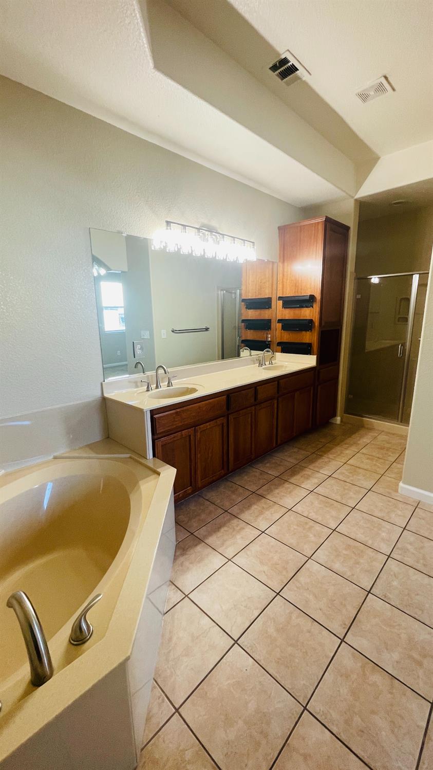 428 E Milgeo Ave, Ripon, CA 95366