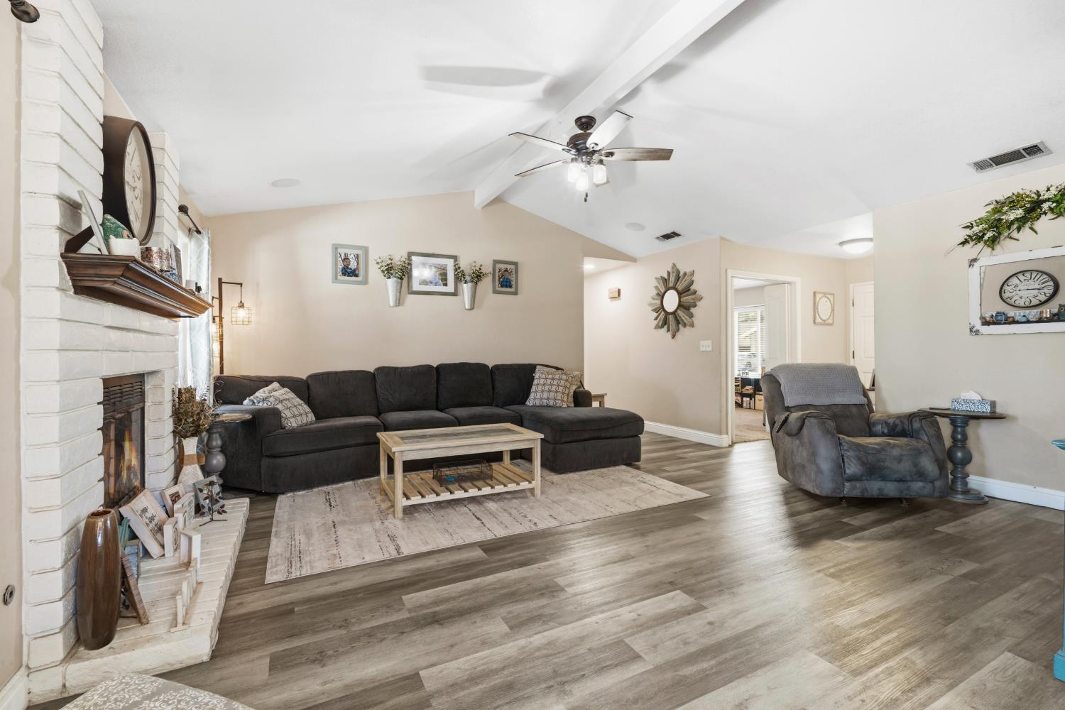 1073 Wickel St, Turlock, CA 95382