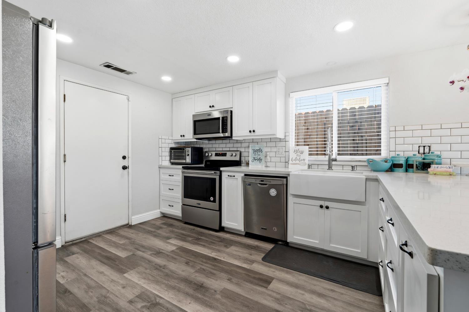 1073 Wickel St, Turlock, CA 95382