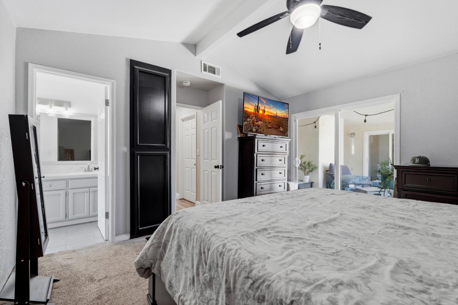 1073 Wickel St, Turlock, CA 95382