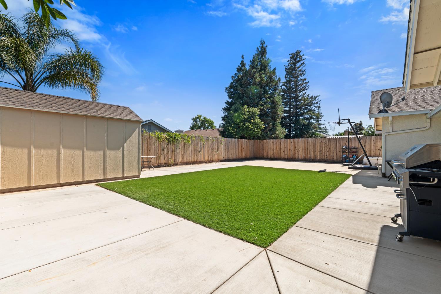 1073 Wickel St, Turlock, CA 95382