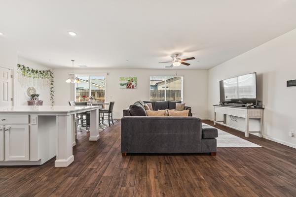 6552 E Huffman Ave, Fresno, CA 93727