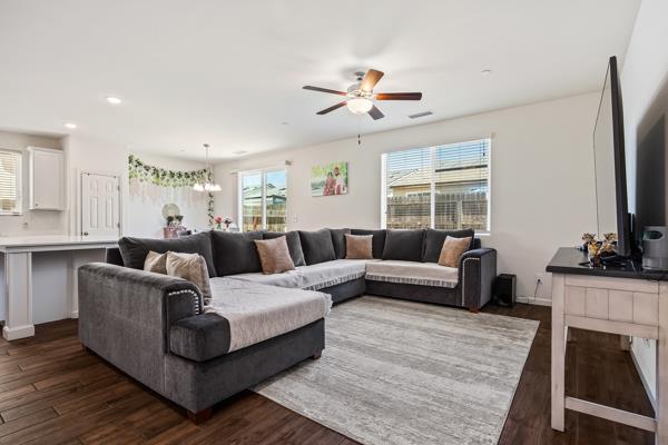 6552 E Huffman Ave, Fresno, CA 93727