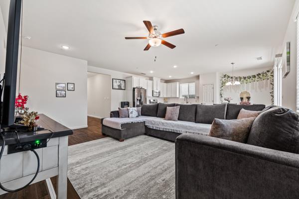 6552 E Huffman Ave, Fresno, CA 93727