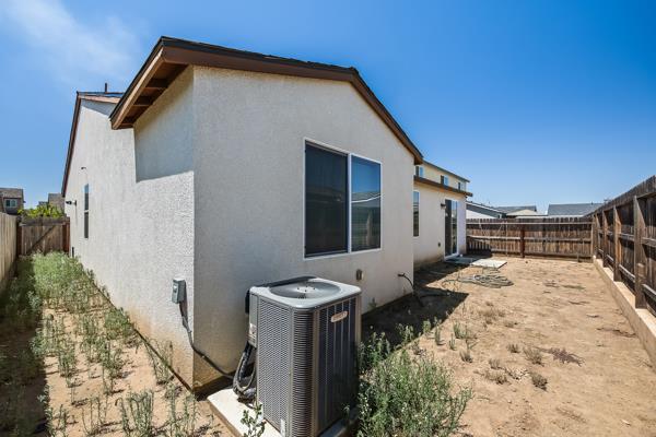 6552 E Huffman Ave, Fresno, CA 93727