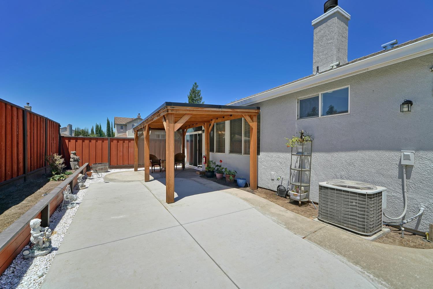 1884 Vaduz Ct, Manteca, CA 95337