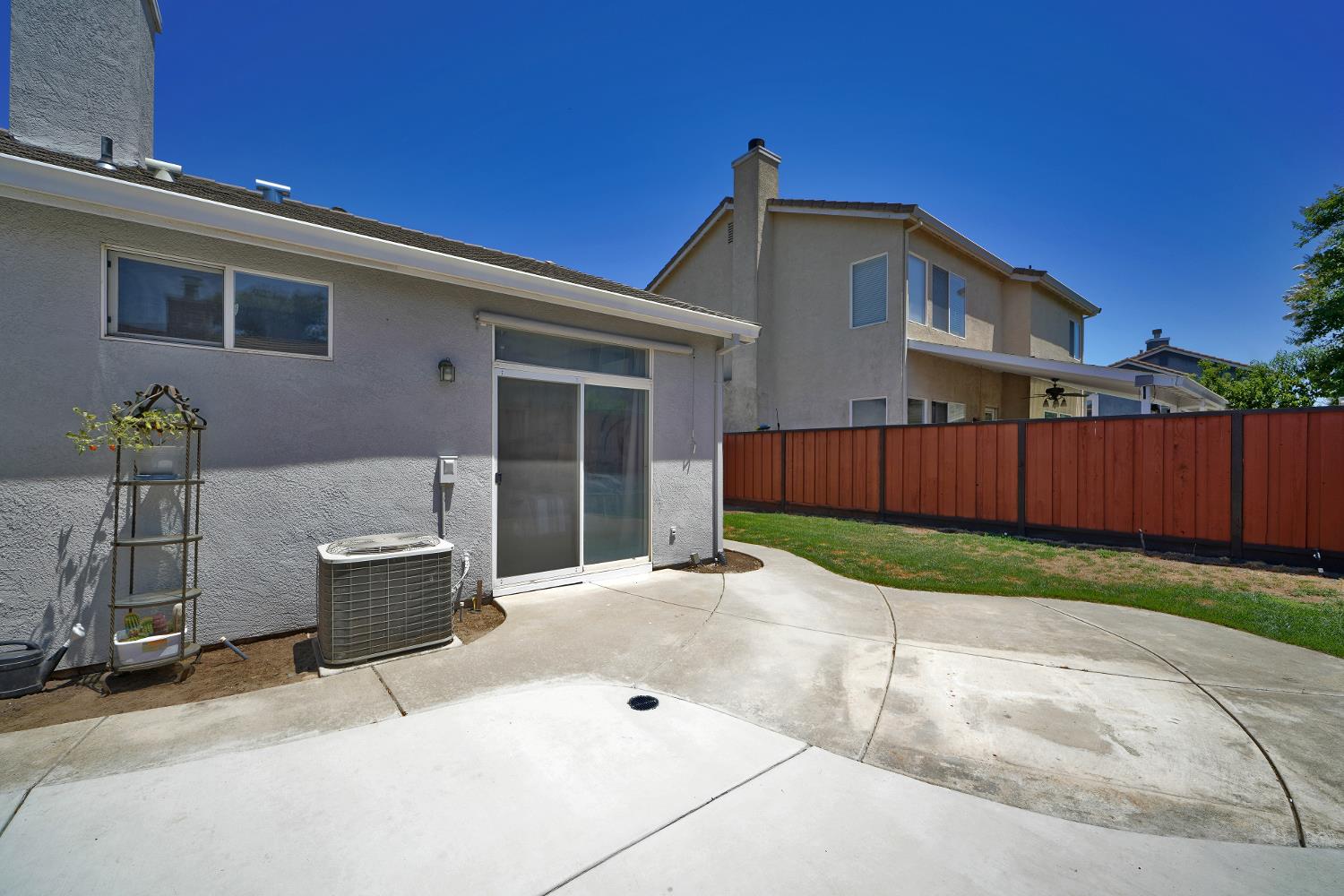1884 Vaduz Ct, Manteca, CA 95337