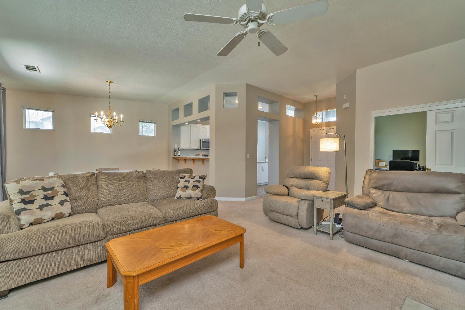 1884 Vaduz Ct, Manteca, CA 95337