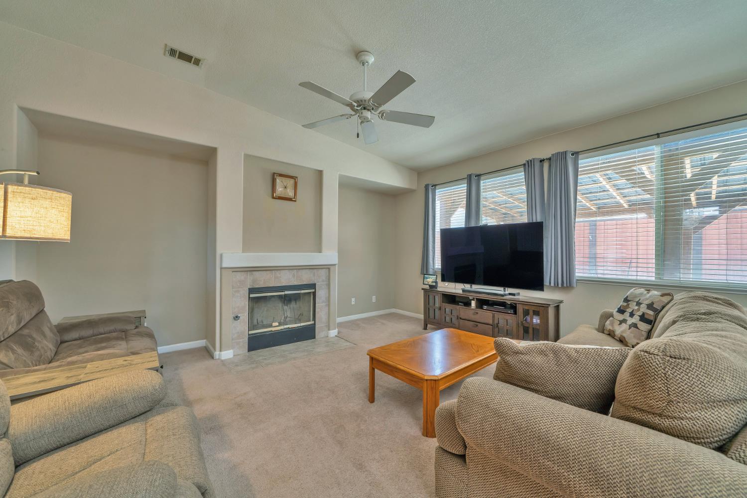 1884 Vaduz Ct, Manteca, CA 95337