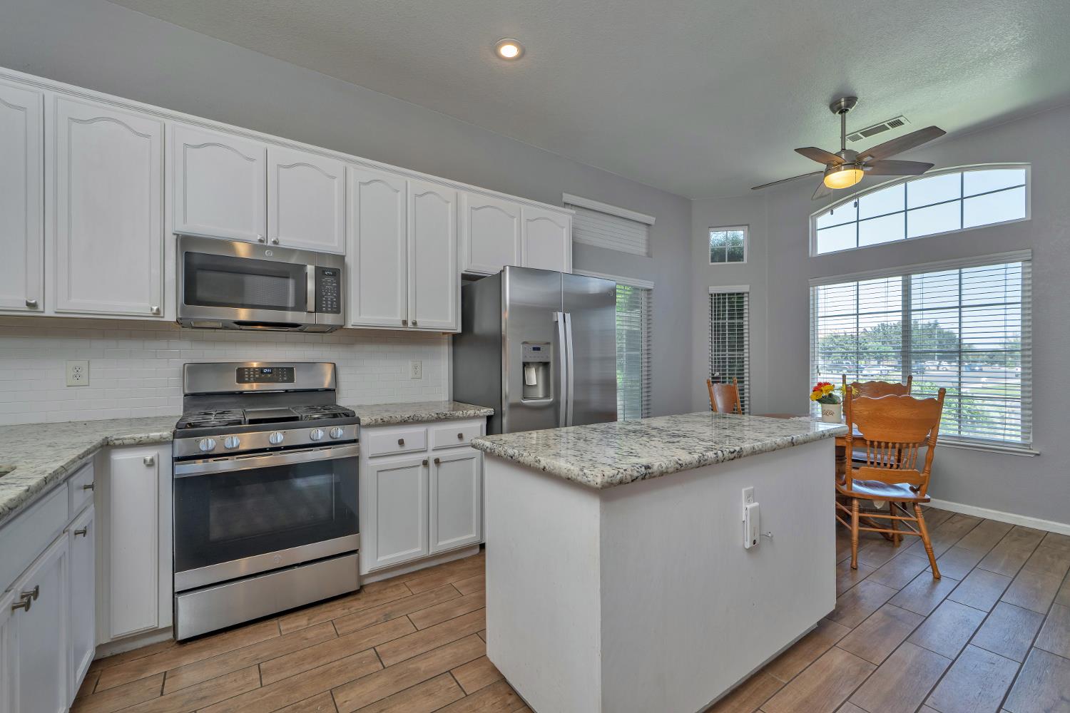 1884 Vaduz Ct, Manteca, CA 95337