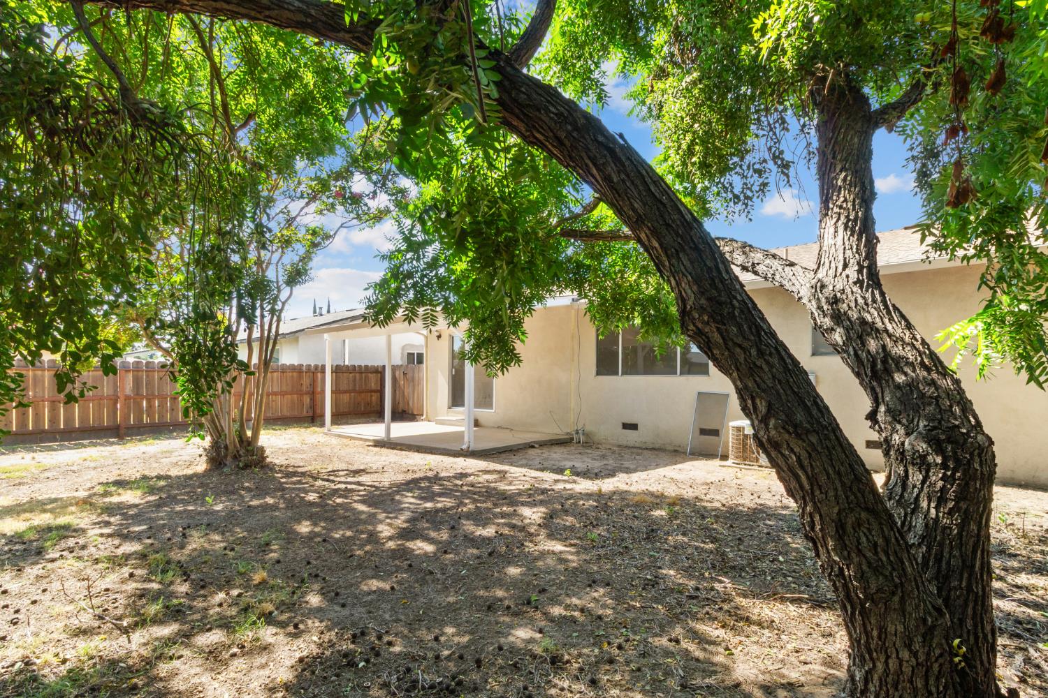 2219 Vernon Dr, Escalon, CA 95320