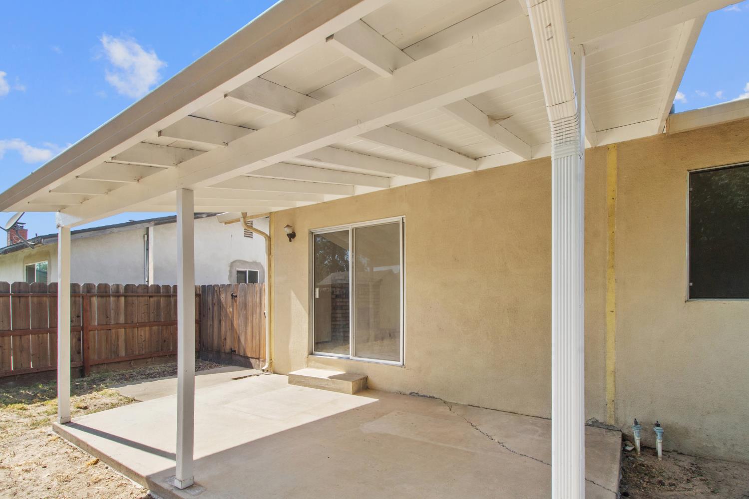 2219 Vernon Dr, Escalon, CA 95320
