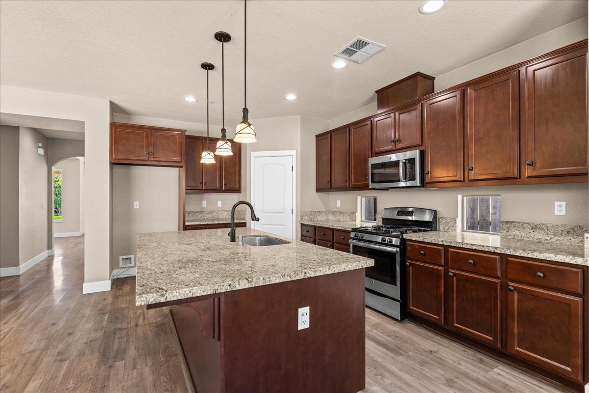 2809 Greger St, Oakdale, CA 95361