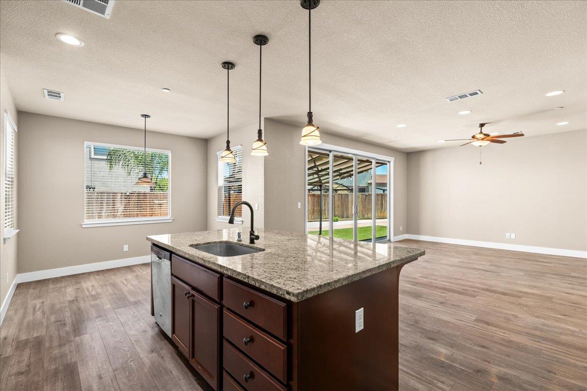 2809 Greger St, Oakdale, CA 95361