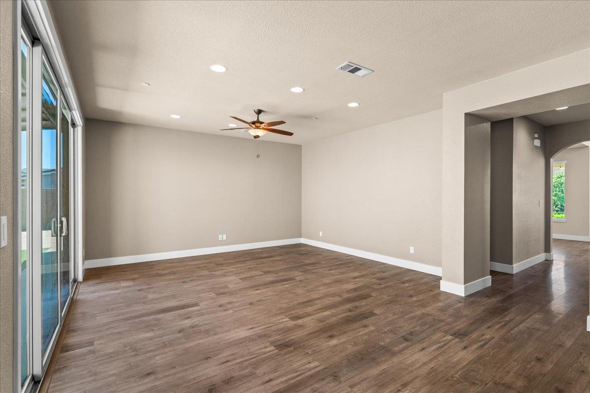 2809 Greger St, Oakdale, CA 95361