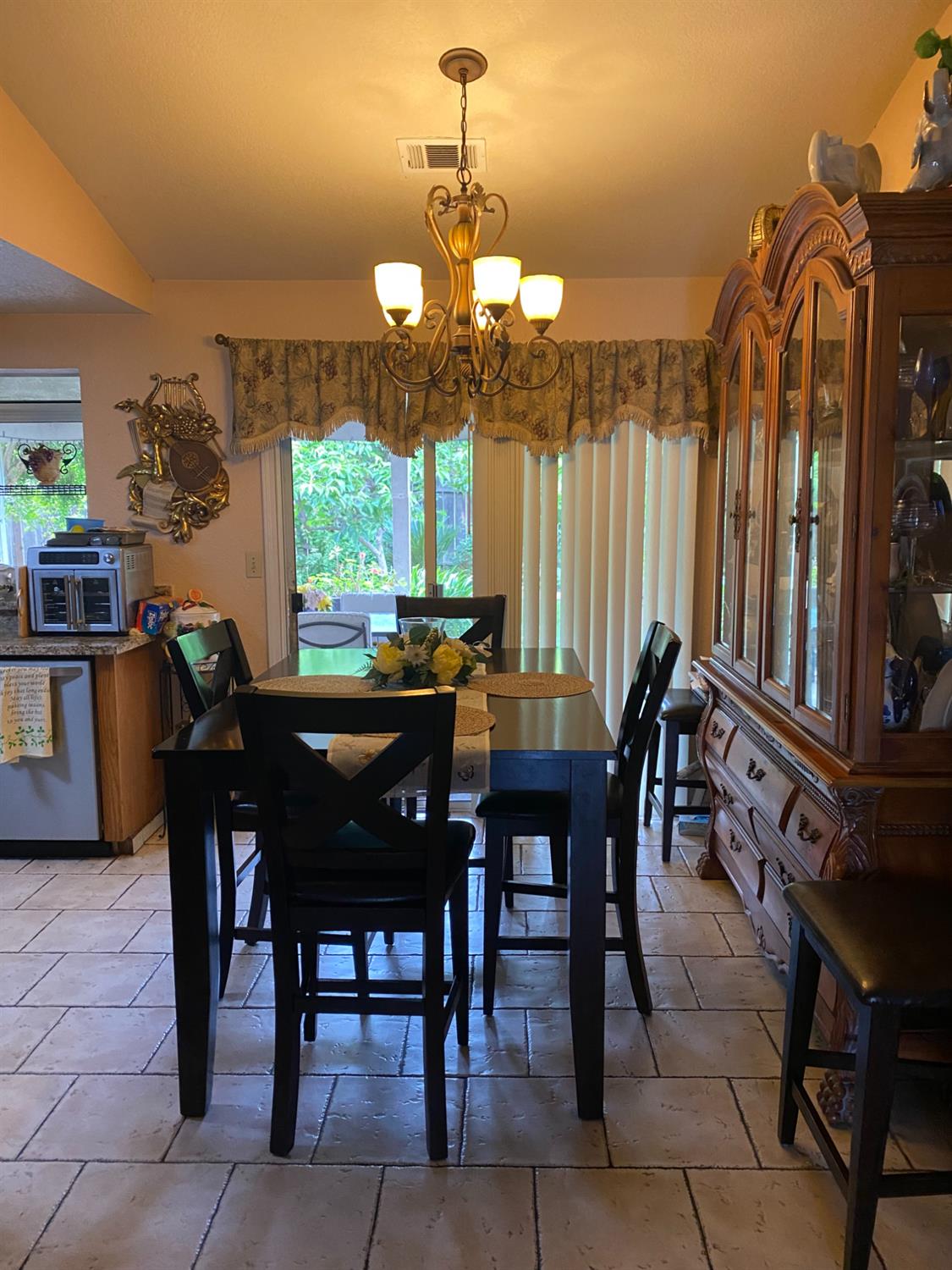 5819 Thoroughbred Dr, Riverbank, CA 95367