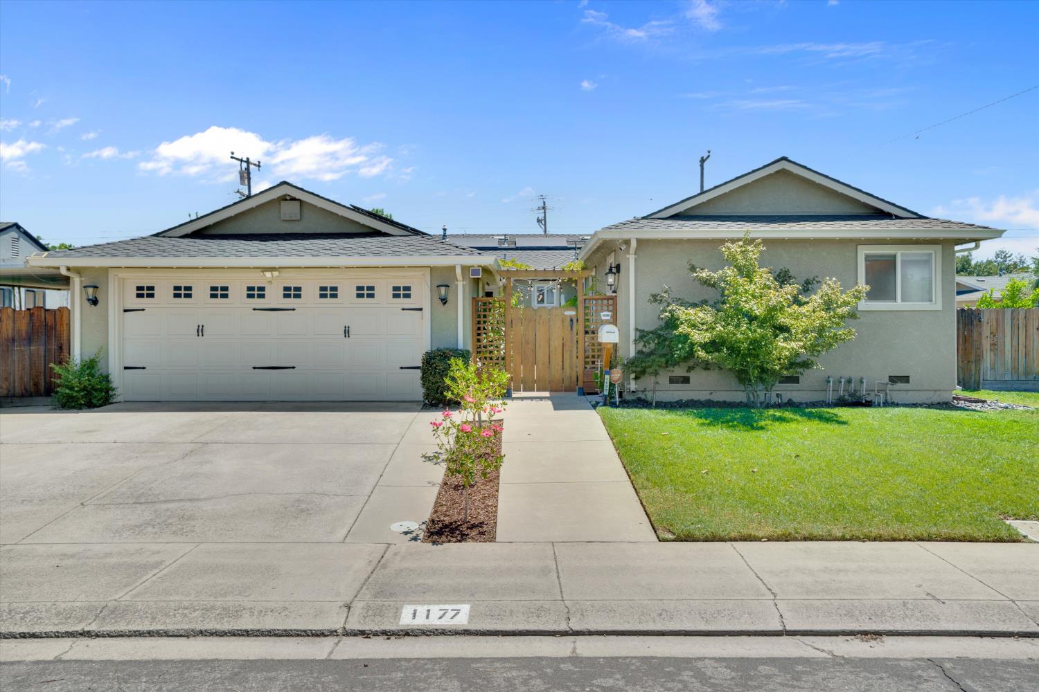 1177 Pine St, Manteca, CA 95336
