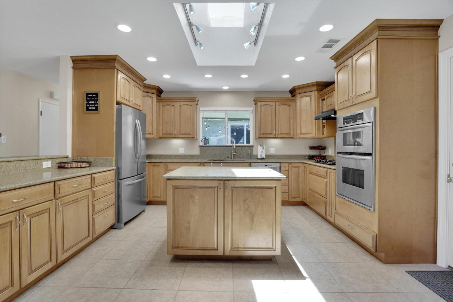 1177 Pine St, Manteca, CA 95336
