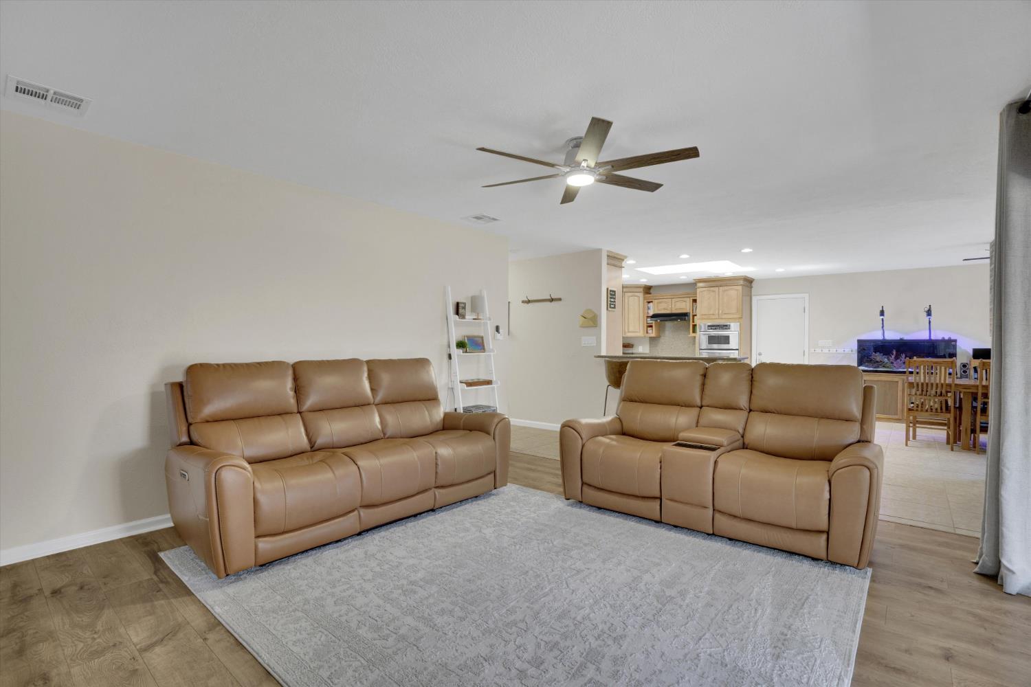1177 Pine St, Manteca, CA 95336