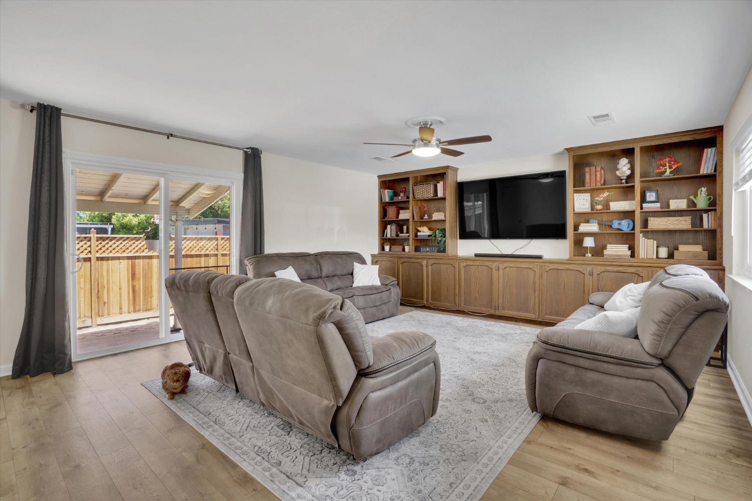 1177 Pine St, Manteca, CA 95336