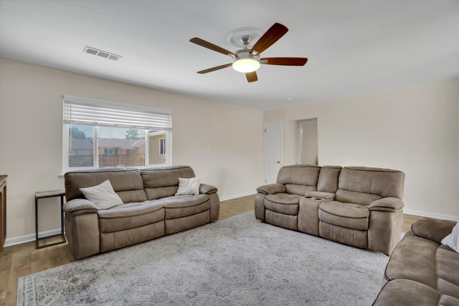 1177 Pine St, Manteca, CA 95336