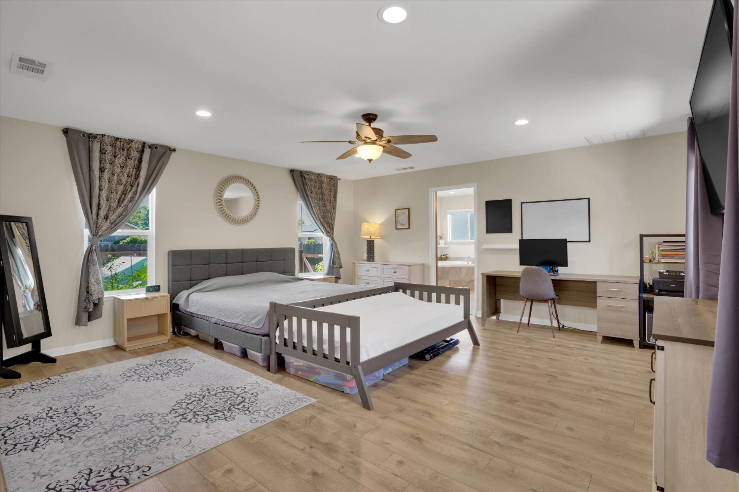 1177 Pine St, Manteca, CA 95336