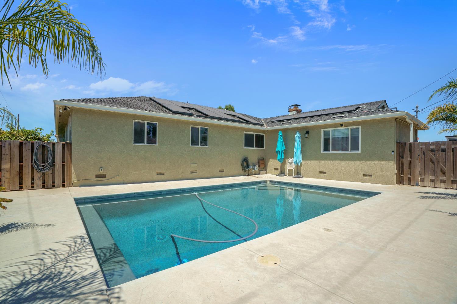 1177 Pine St, Manteca, CA 95336