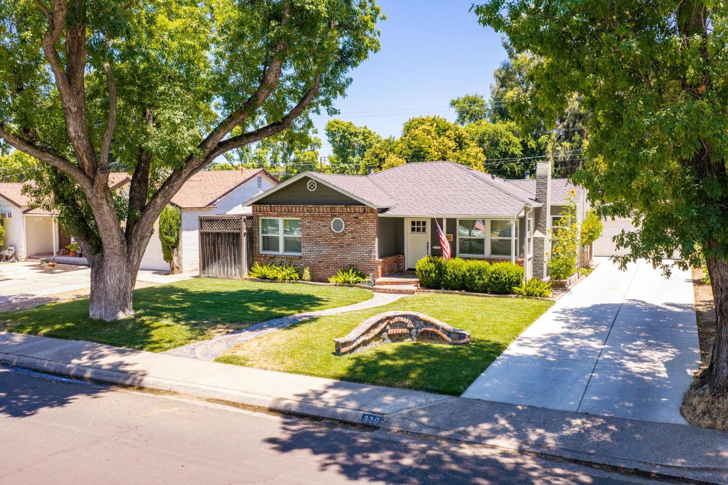 320 N Santa Cruz Ave, Modesto, CA 95354