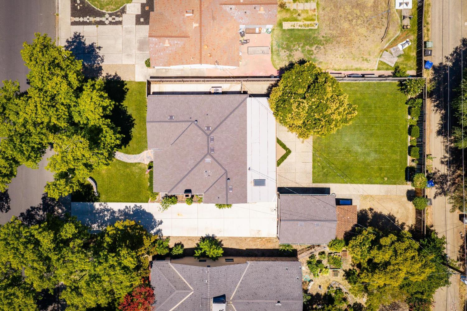 320 N Santa Cruz Ave, Modesto, CA 95354