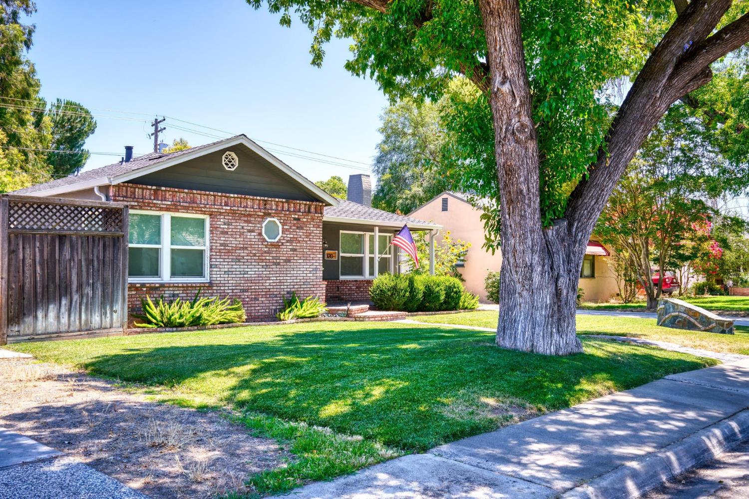 320 N Santa Cruz Ave, Modesto, CA 95354