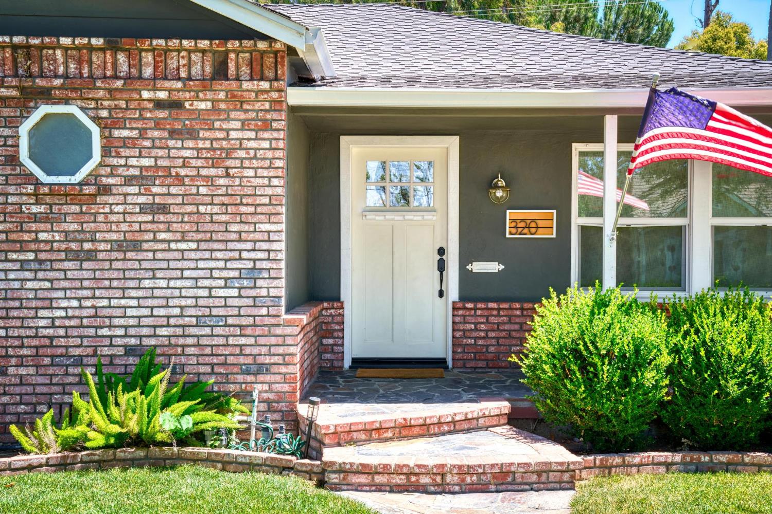 320 N Santa Cruz Ave, Modesto, CA 95354