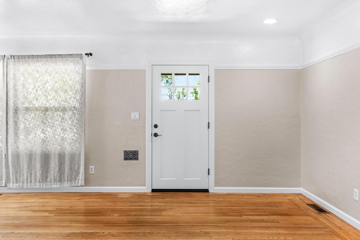 320 N Santa Cruz Ave, Modesto, CA 95354