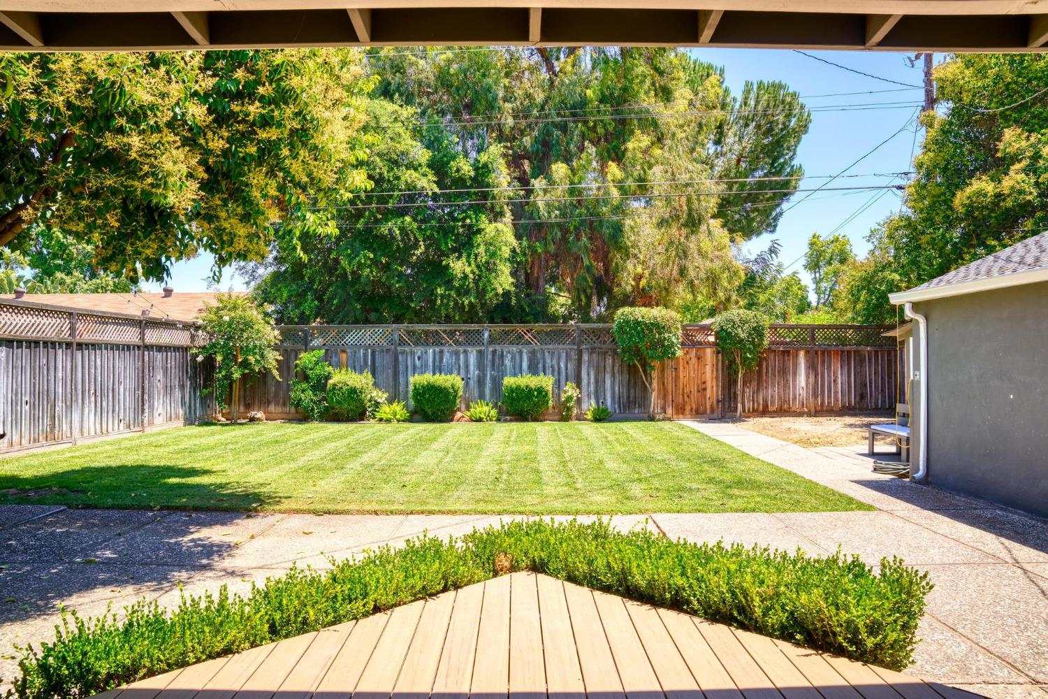 320 N Santa Cruz Ave, Modesto, CA 95354