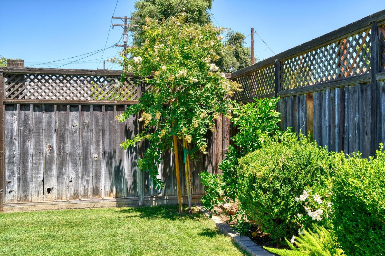 320 N Santa Cruz Ave, Modesto, CA 95354