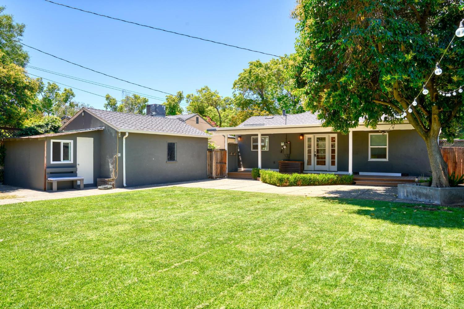 320 N Santa Cruz Ave, Modesto, CA 95354