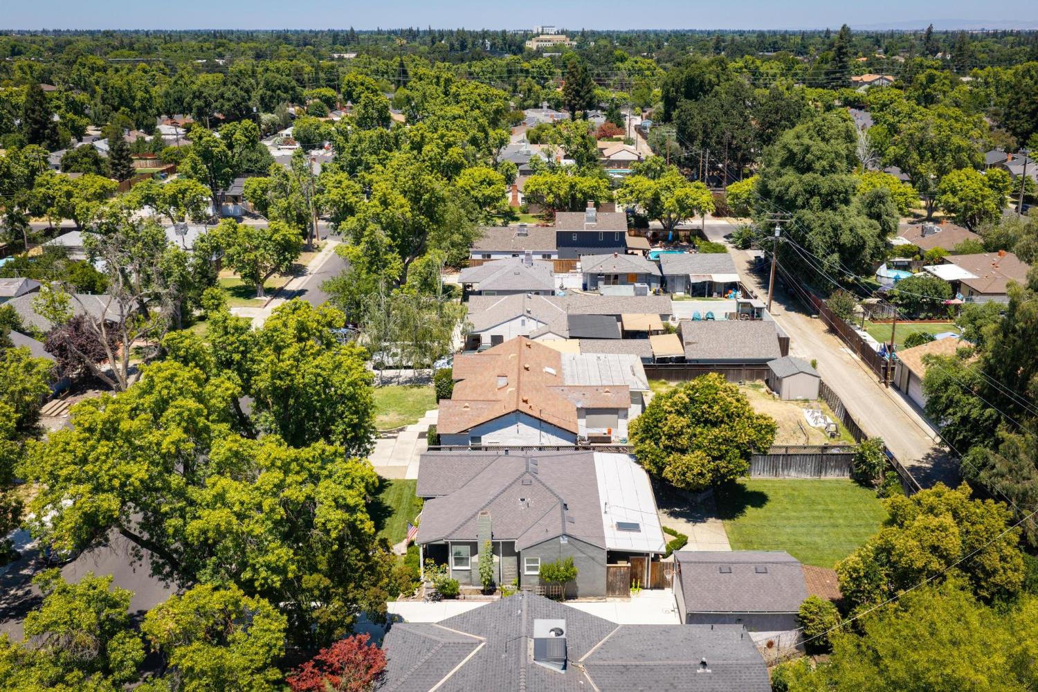 320 N Santa Cruz Ave, Modesto, CA 95354