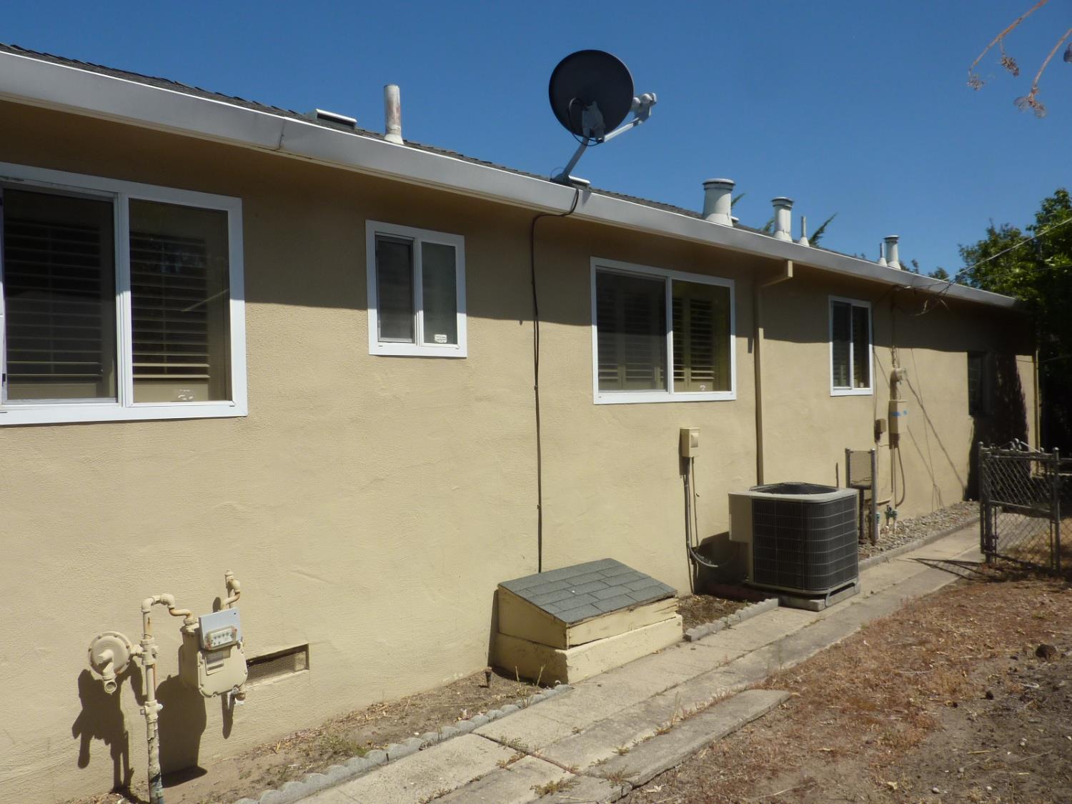 719 S Maple Ave, Manteca, CA 95337