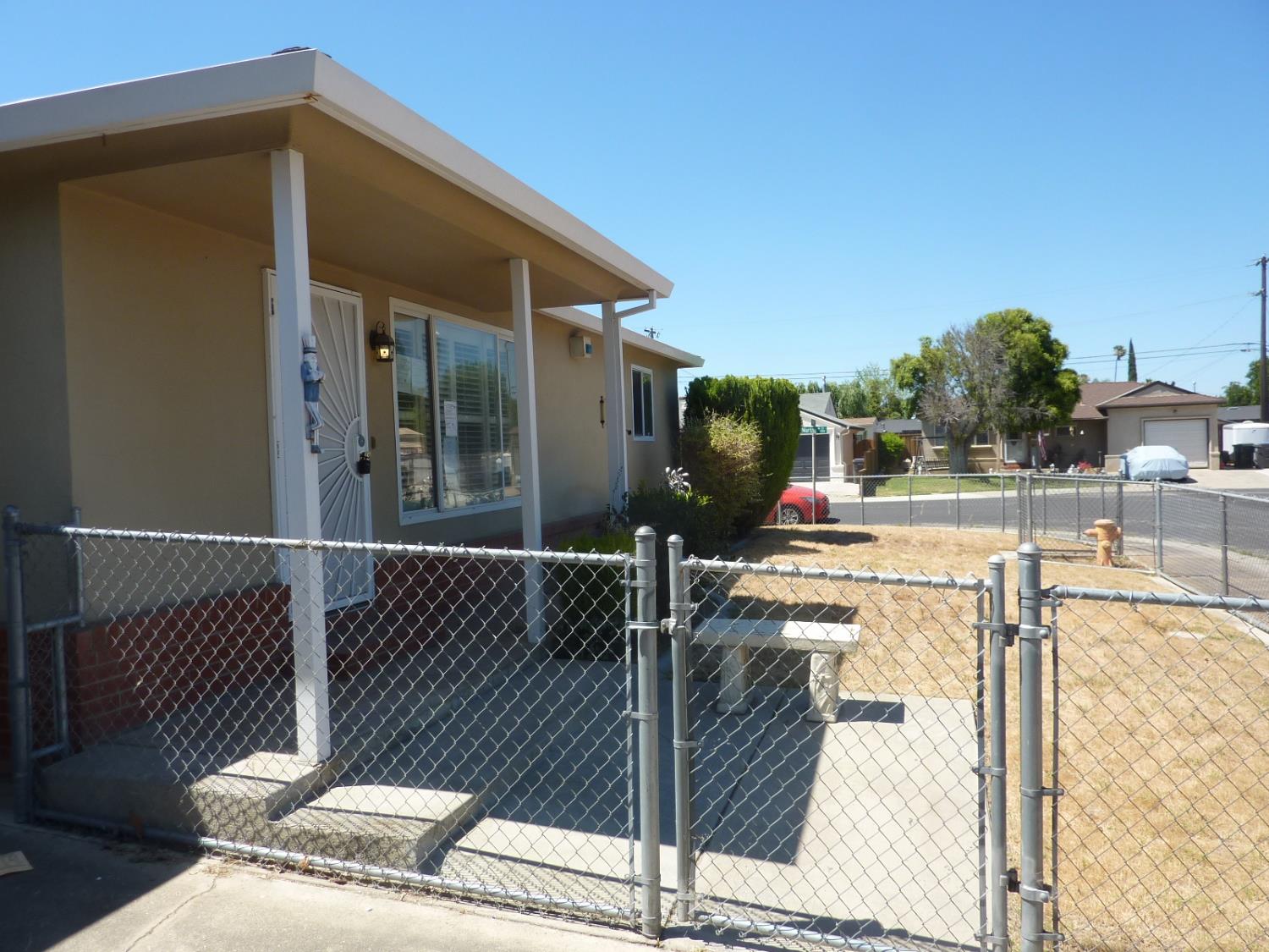 719 S Maple Ave, Manteca, CA 95337