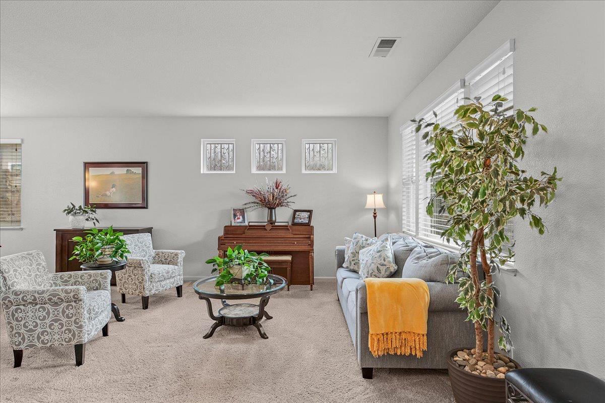 2701 Ashbrook Dr, Modesto, CA 95355