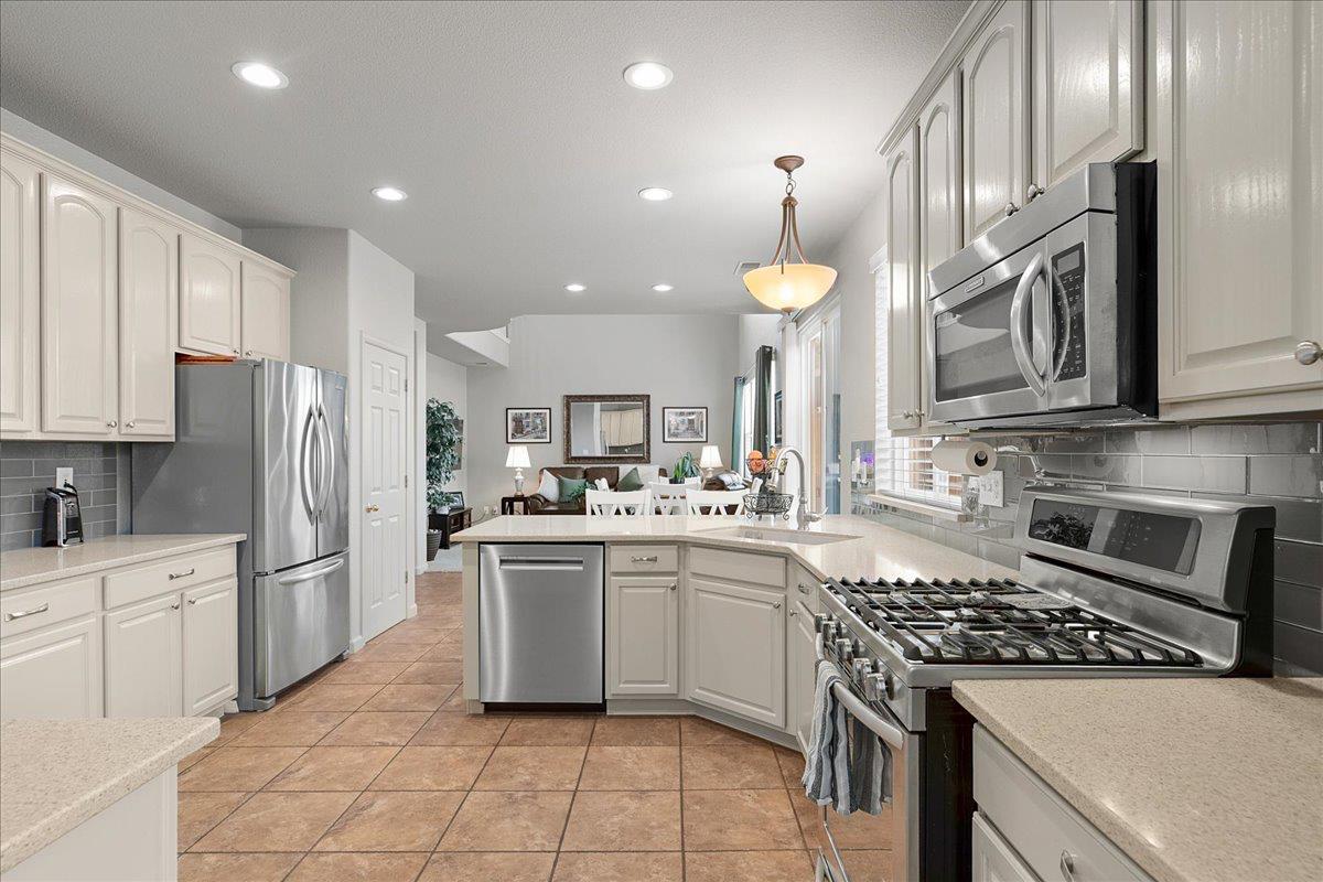 2701 Ashbrook Dr, Modesto, CA 95355