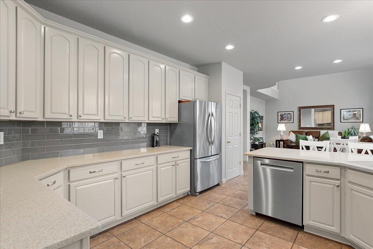 2701 Ashbrook Dr, Modesto, CA 95355