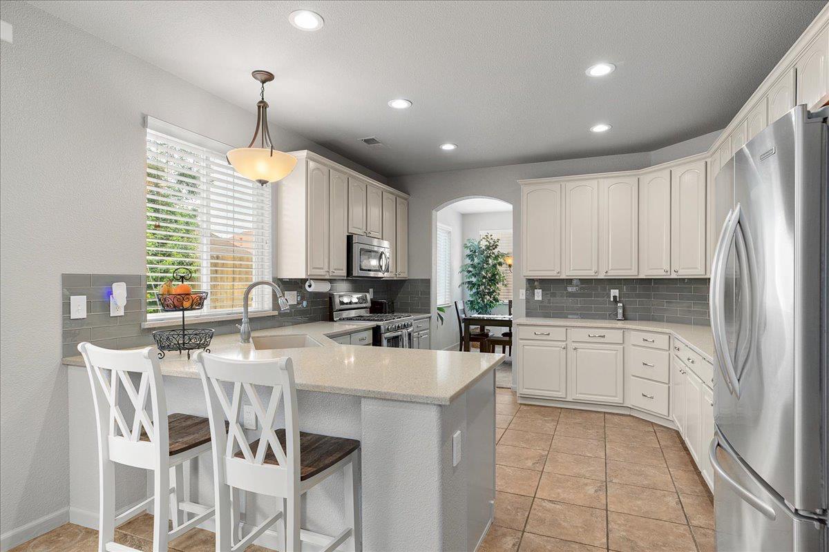 2701 Ashbrook Dr, Modesto, CA 95355