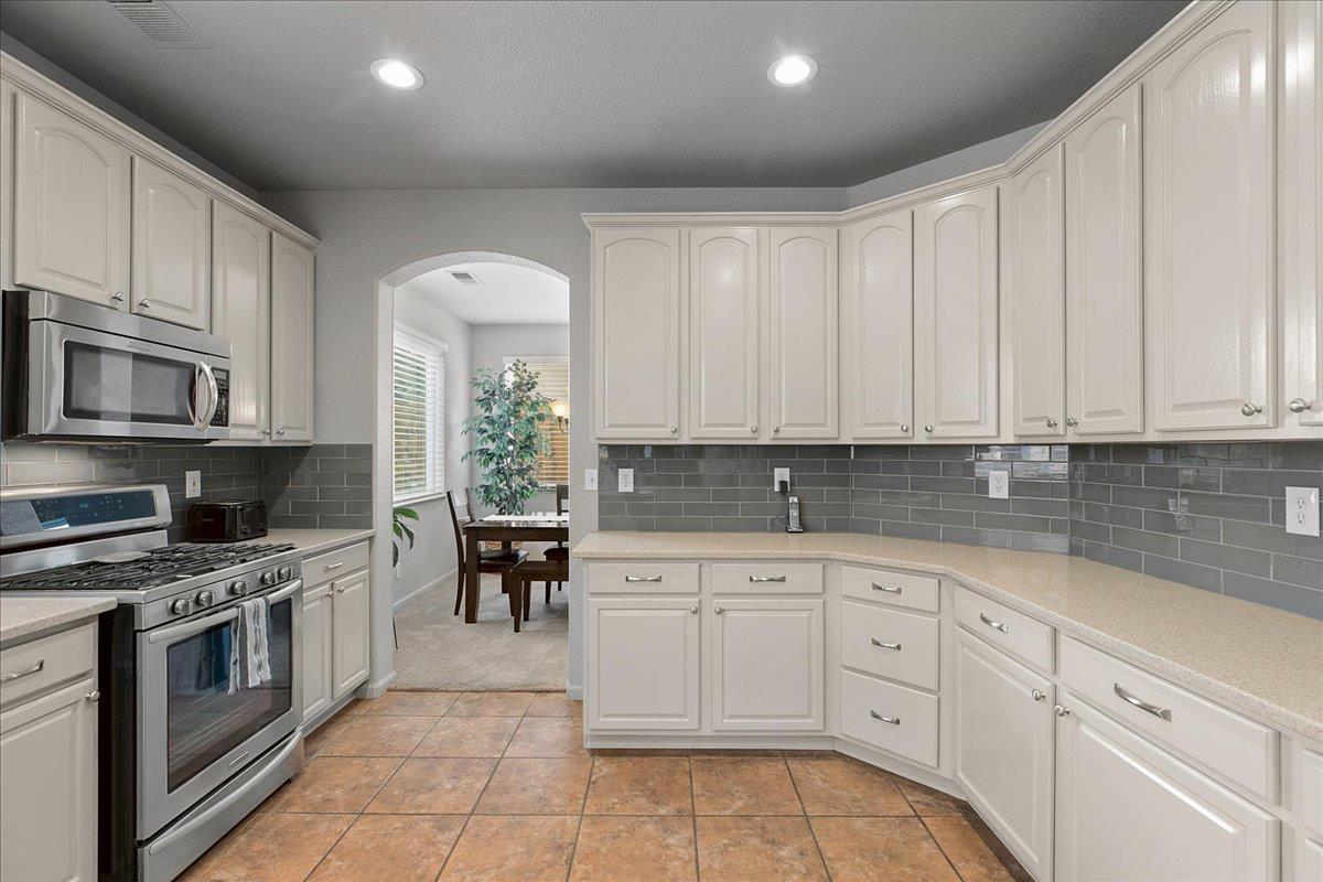 2701 Ashbrook Dr, Modesto, CA 95355
