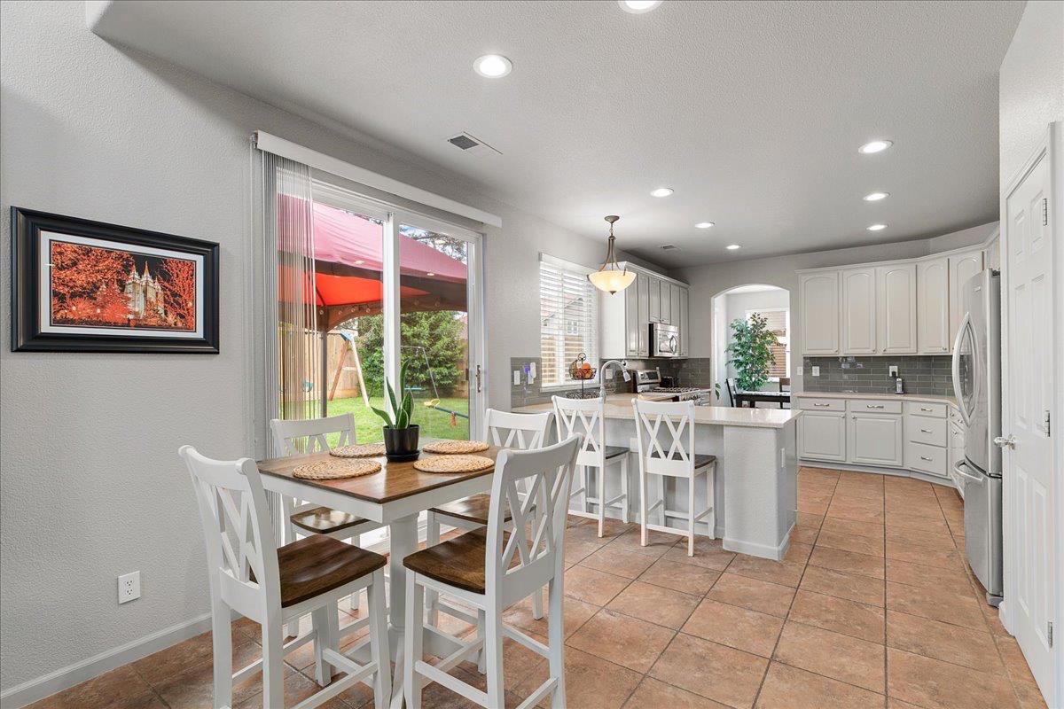 2701 Ashbrook Dr, Modesto, CA 95355