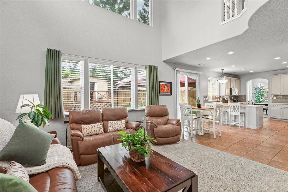 2701 Ashbrook Dr, Modesto, CA 95355