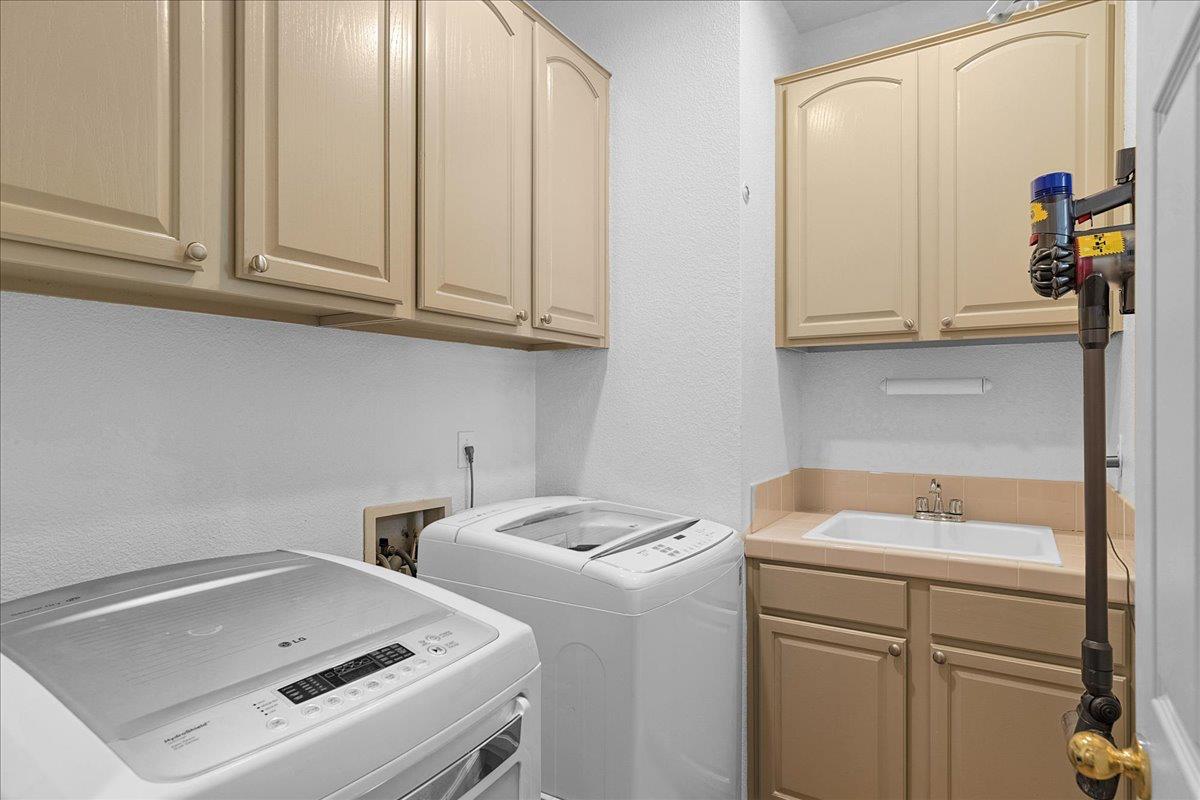 2701 Ashbrook Dr, Modesto, CA 95355